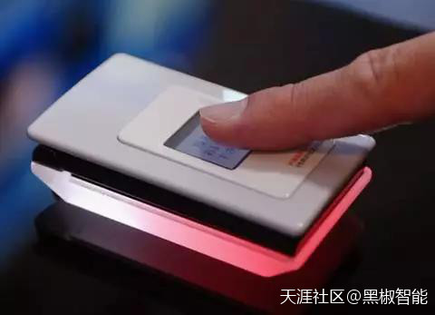 华为手机设计设置pay
:原来日本的功能机领先iPhone这么多年<strongalt=